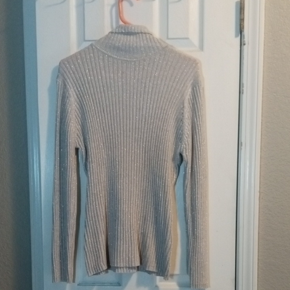 Women's Silver Ribbed Sweater - Picture 3 of 4